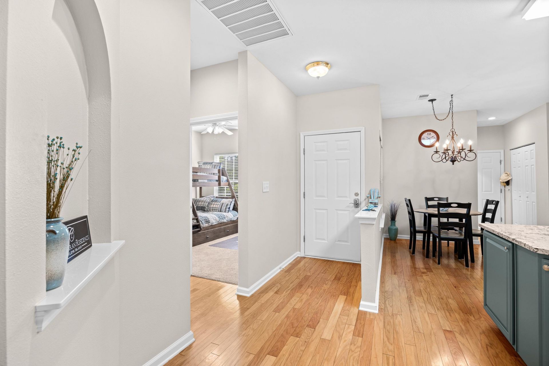 724 Pinehurst Ln.  Photo 9