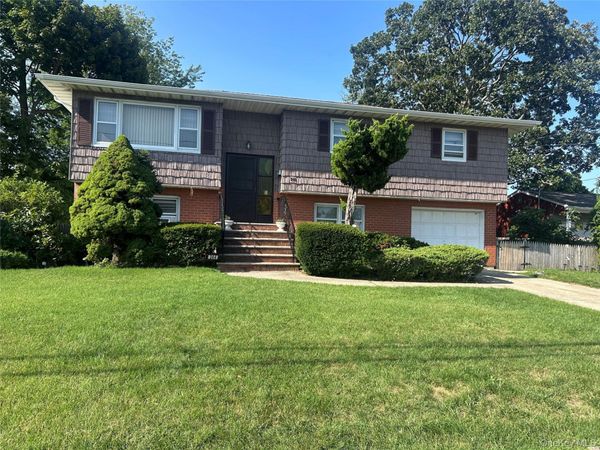 344 47th Street , Lindenhurst, NY 11757
