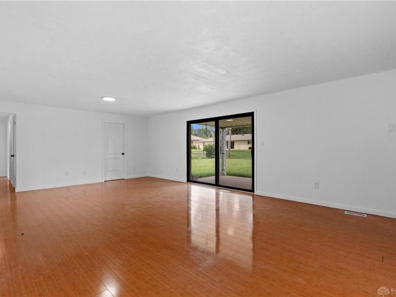 617 Bradfield Drive, Trotwood, OH 45426 Photo 12