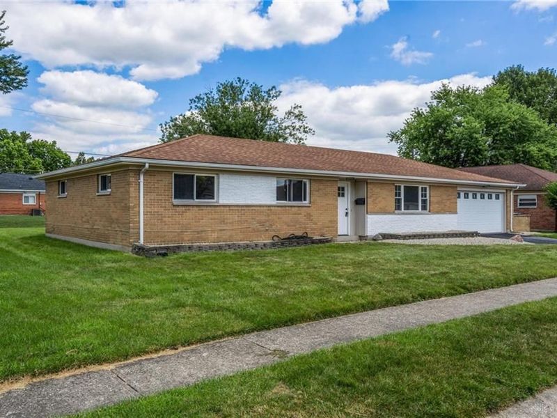 617 Bradfield Drive, Trotwood, OH 45426 Photo 2