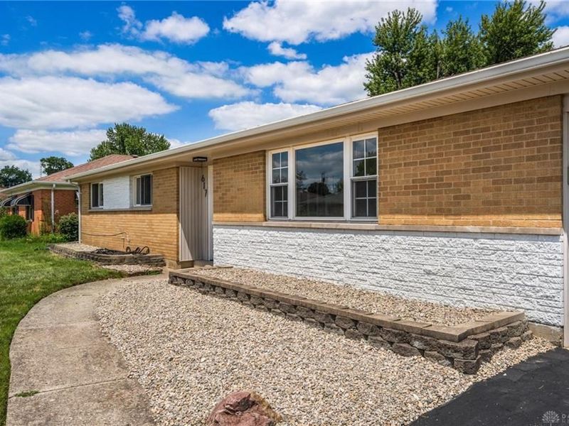617 Bradfield Drive, Trotwood, OH 45426 Photo 4