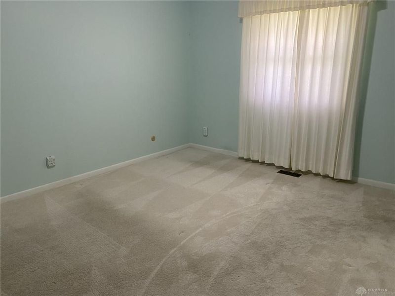 1020 S Elm Street, West Carrollton, OH 45449 Photo 7