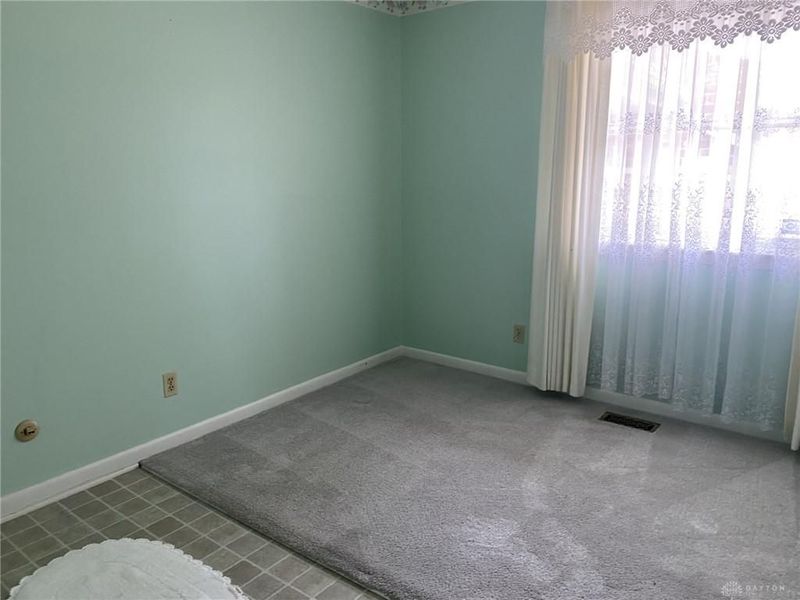 1020 S Elm Street, West Carrollton, OH 45449 Photo 8