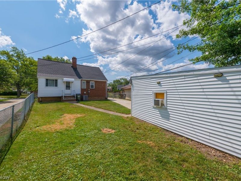 6358 Allanwood Drive, Parma, OH 44129 Photo 14