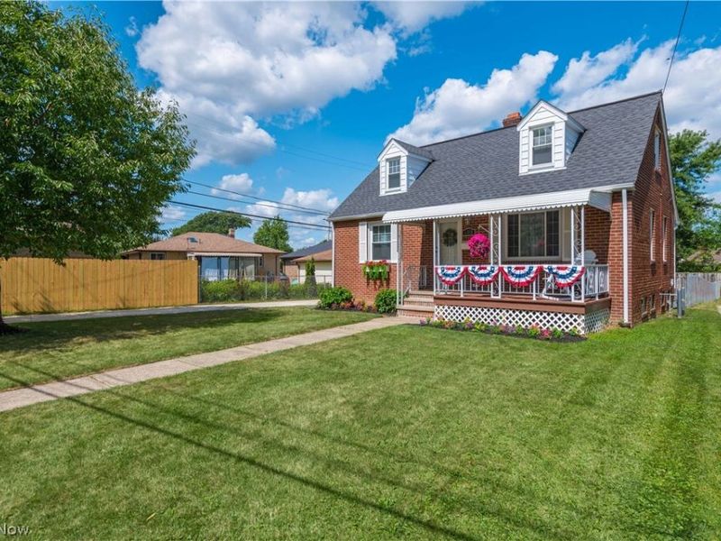 6358 Allanwood Drive, Parma, OH 44129 Photo 2