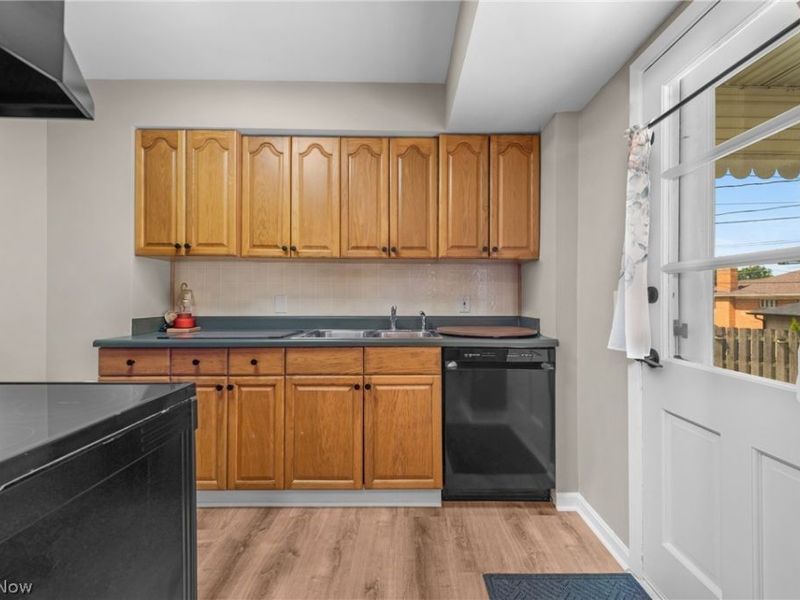 6358 Allanwood Drive, Parma, OH 44129 Photo 27