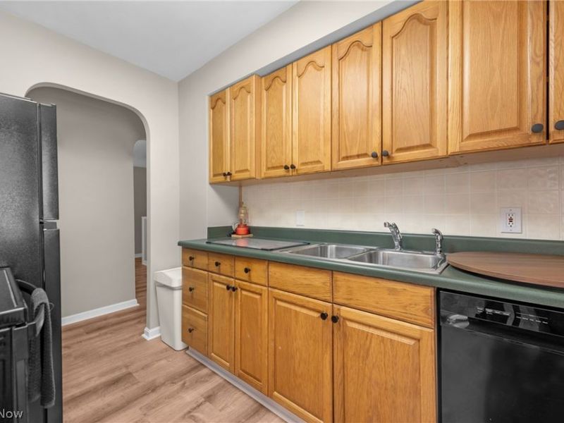 6358 Allanwood Drive, Parma, OH 44129 Photo 28