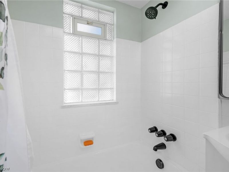 6358 Allanwood Drive, Parma, OH 44129 Photo 32