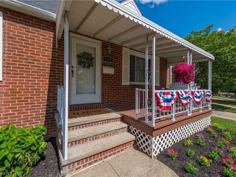 6358 Allanwood Drive, Parma, OH 44129 Photo 4