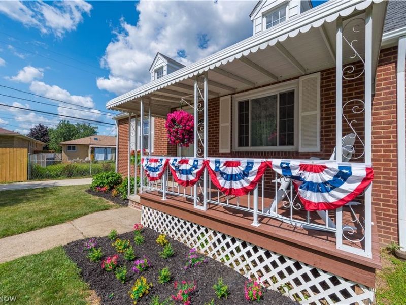 6358 Allanwood Drive, Parma, OH 44129 Photo 5