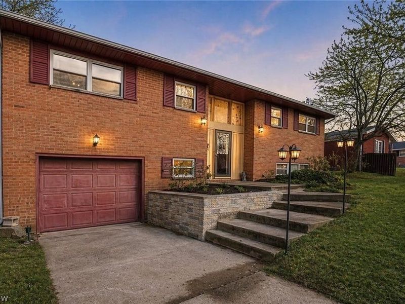 906 Westview Drive, Belpre, OH 45714 Photo 4