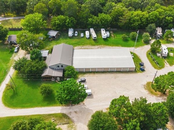 660 Rs County Road 3325 , Emory, TX 75440