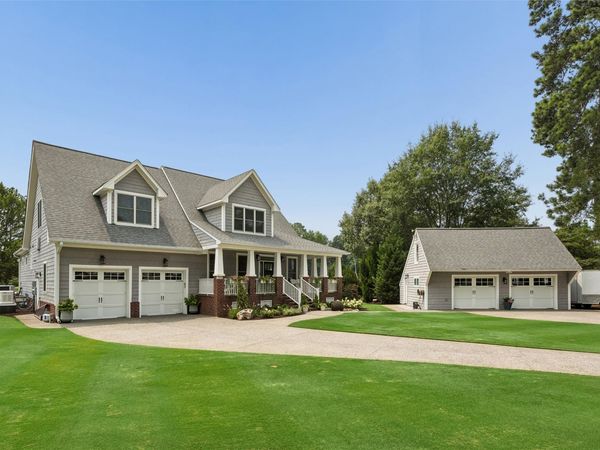 302 Dawson Drive , Seaford, VA 23696