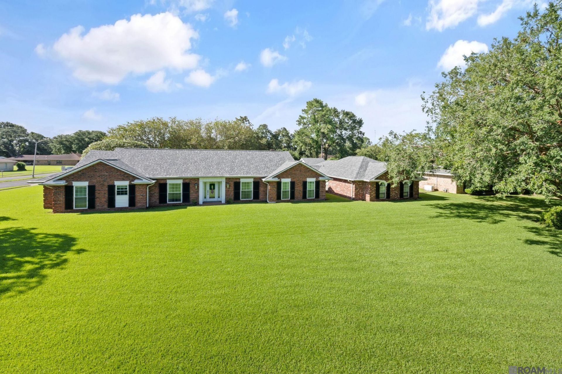2007 E Bayou Rd, Donaldsonville, LA 70346 Main Photo