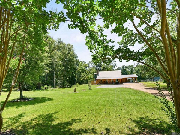 6407 Pohlman Rd, St Francisville, LA 70775