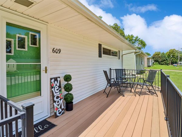 609 E 12th Street Place N, Newton, IA 50208