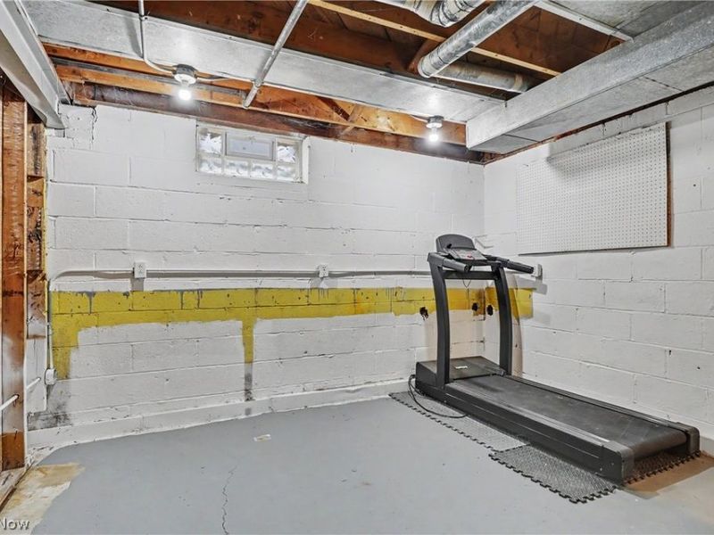 13512 Woodward Boulevard, Garfield Heights, OH 44125 Photo 30