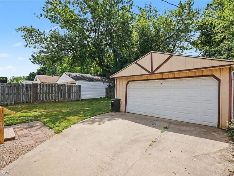 13512 Woodward Boulevard, Garfield Heights, OH 44125 Photo 31