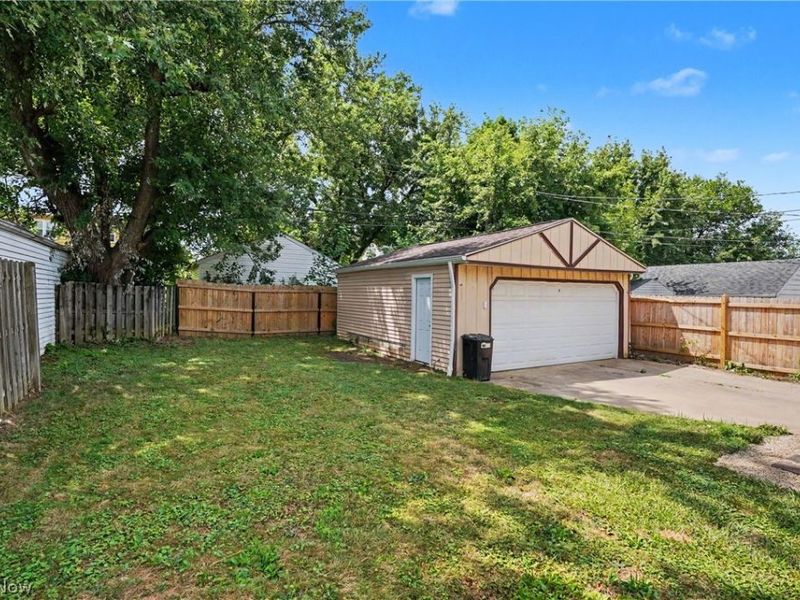 13512 Woodward Boulevard, Garfield Heights, OH 44125 Photo 34