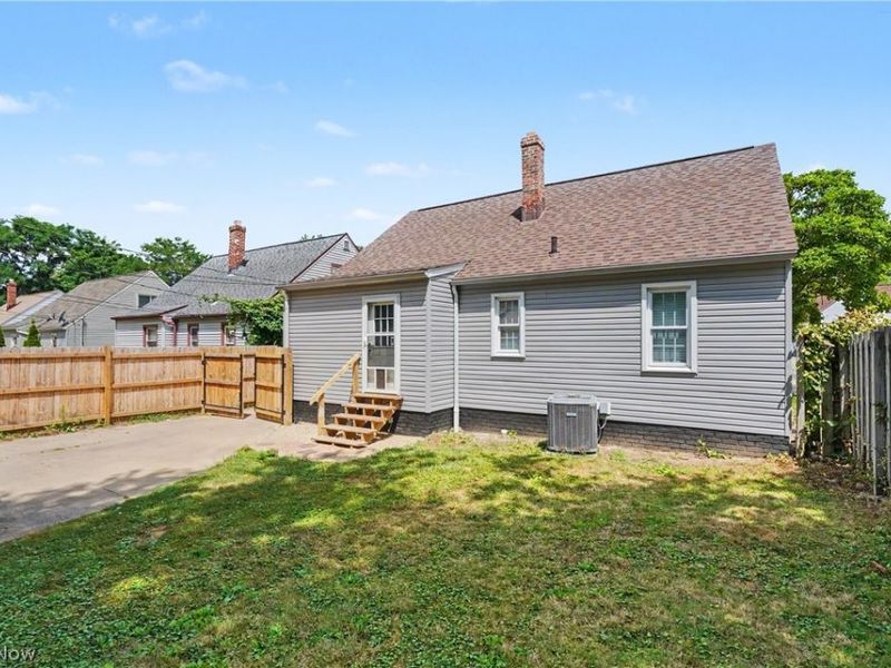 13512 Woodward Boulevard, Garfield Heights, OH 44125 Photo 36