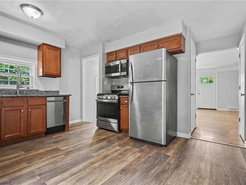 13512 Woodward Boulevard, Garfield Heights, OH 44125 Photo 9