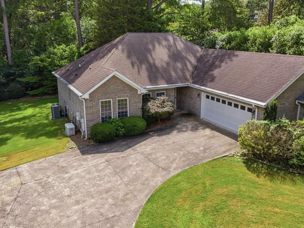 9007 Edgehill Drive SE, Huntsville, AL 35802