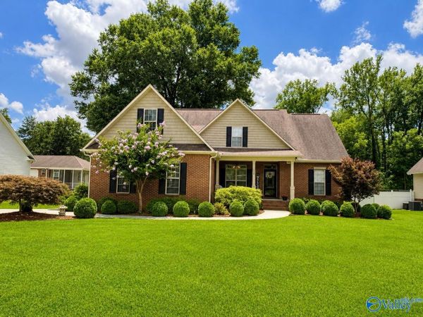 300 Teal Street, Albertville, AL 35950