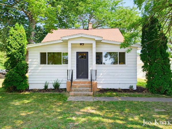 429 NW 6 Mile Road NW, Comstock Park, MI 49321