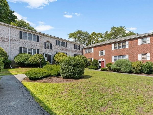 124 Lake Shore Rd, Unit 2, Boston, MA 02135