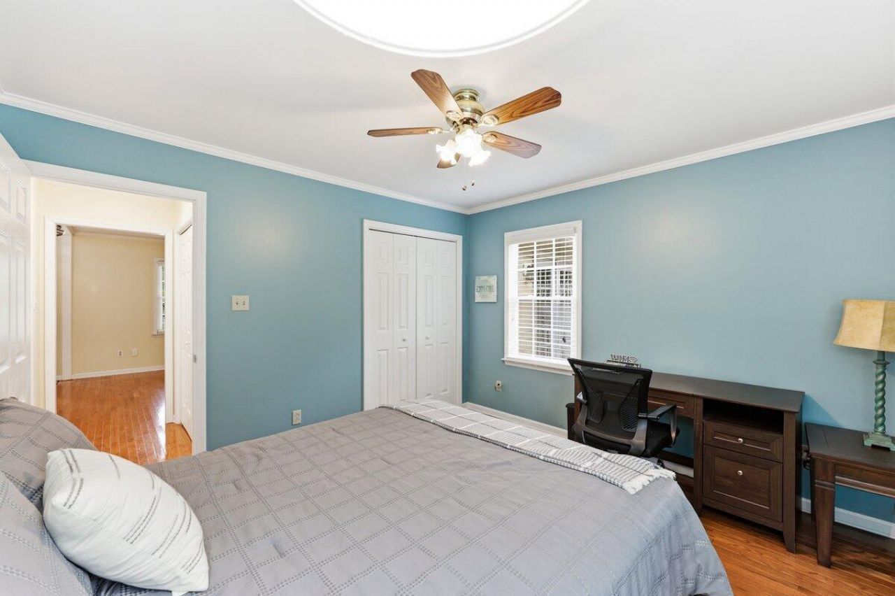 210 Carolina Avenue Photo 12