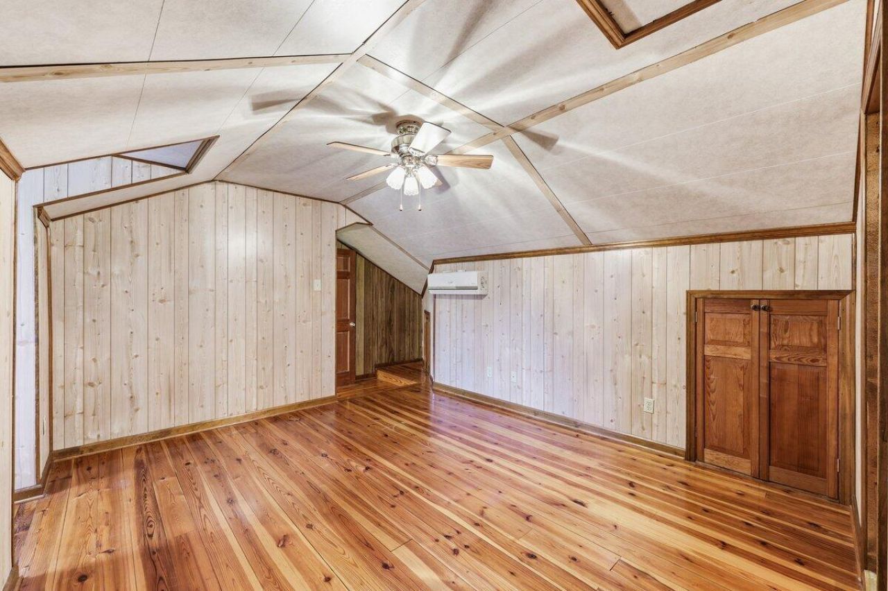 210 Carolina Avenue Photo 14