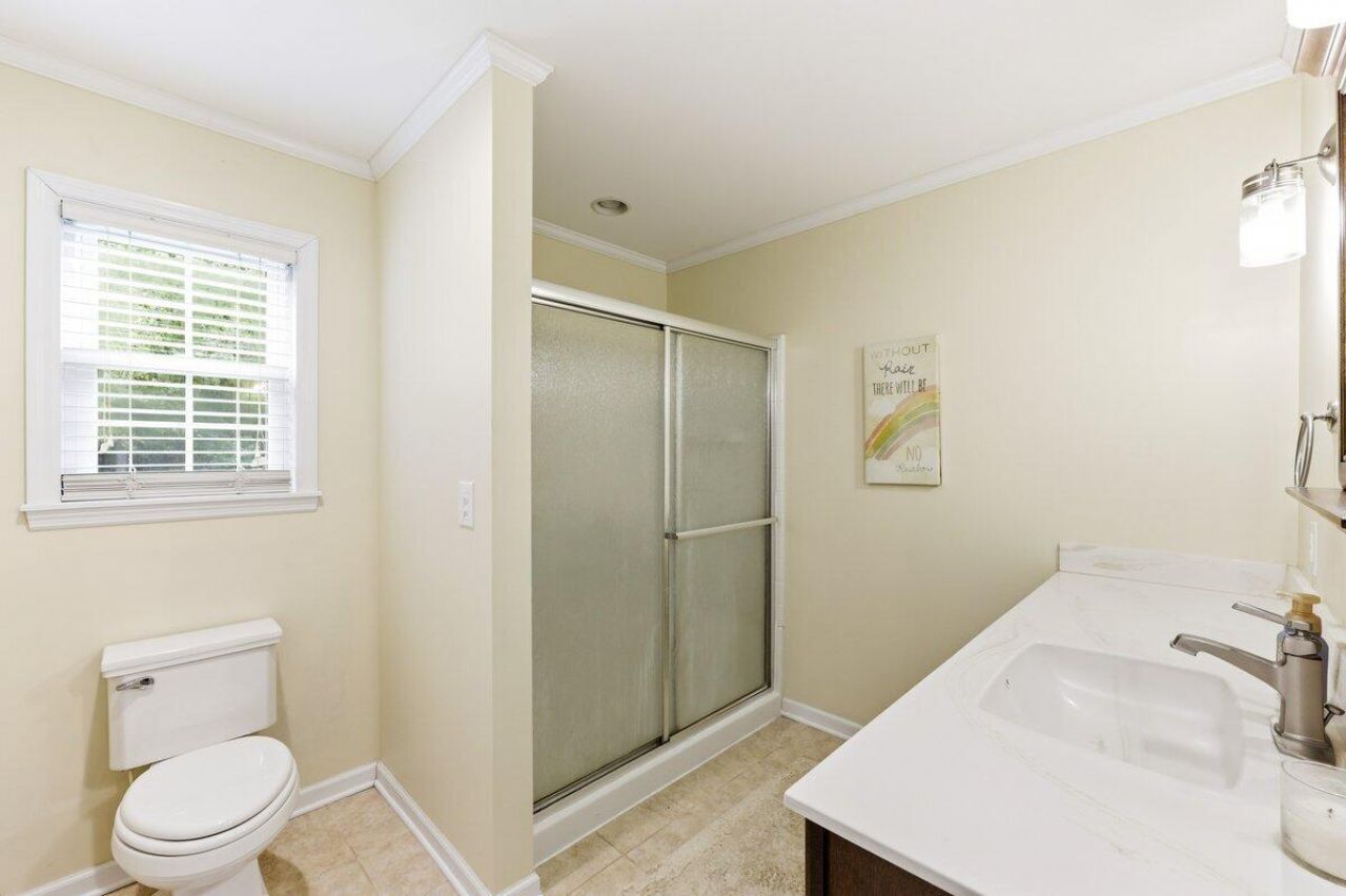 210 Carolina Avenue Photo 16