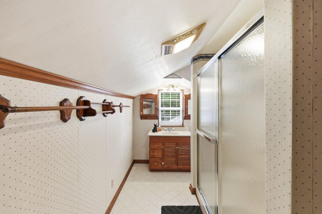210 Carolina Avenue Photo 18