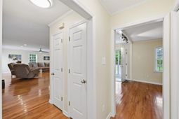 210 Carolina Avenue photo 4