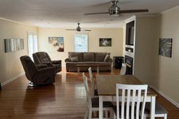 210 Carolina Avenue photo 4