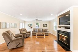210 Carolina Avenue photo 4
