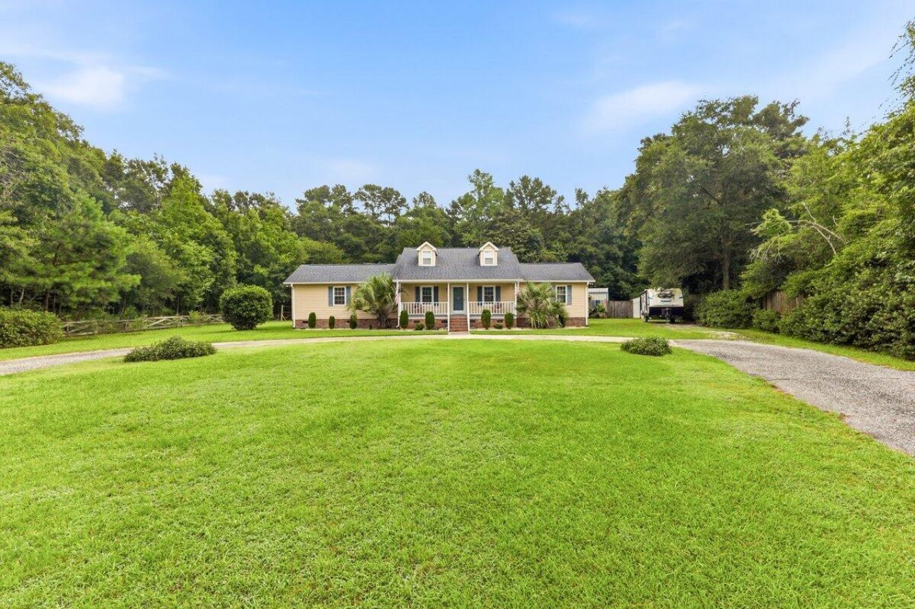 210 Carolina Avenue Photo 5
