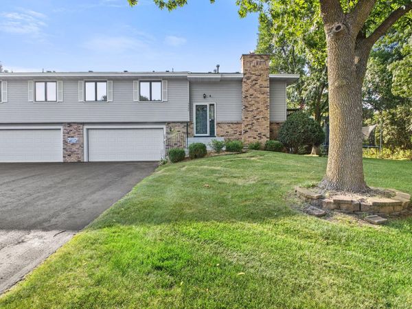 5662 Royal Oaks Drive, Shoreview, MN 55126