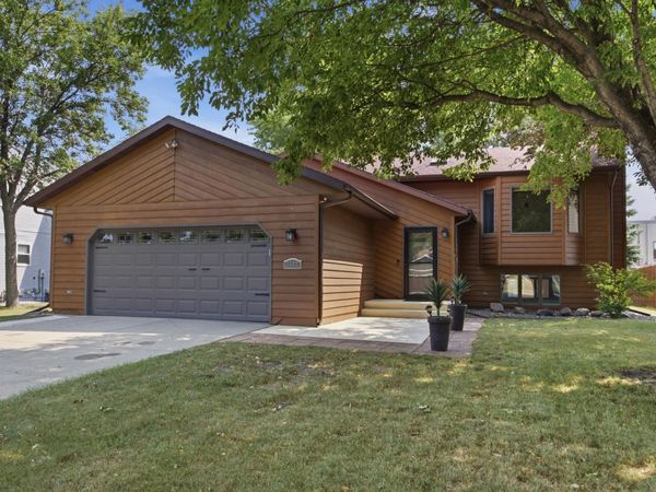 2522 34th Avenue S, Fargo, ND 58104