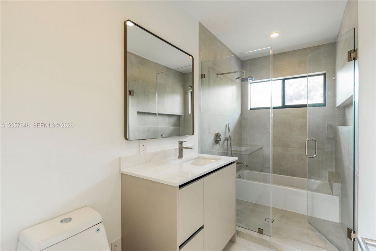 925 Algaringo Ave, Coral Gables, FL 33134 Photo