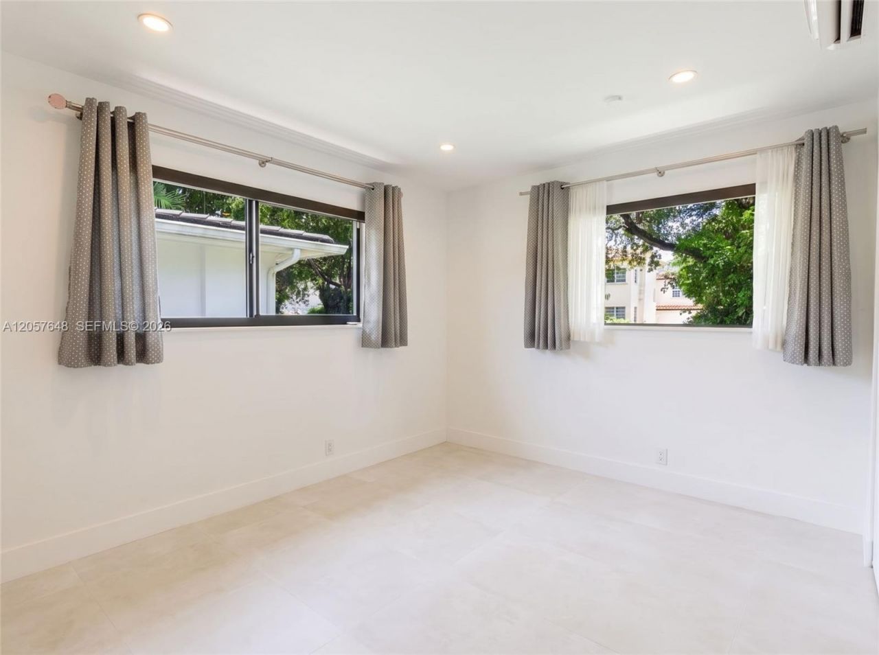 925 Algaringo Ave, Coral Gables, FL 33134 Photo