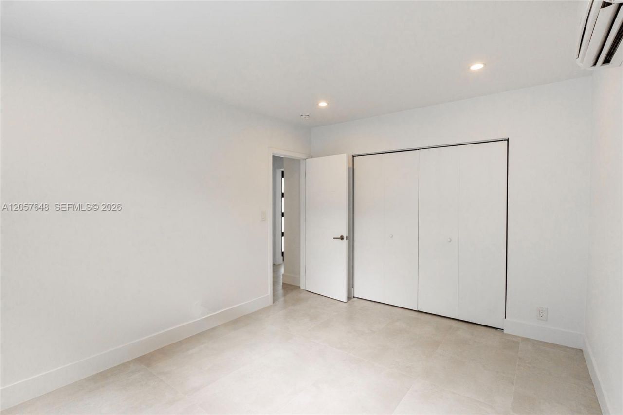 925 Algaringo Ave, Coral Gables, FL 33134 Photo