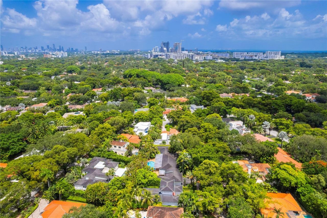 925 Algaringo Ave, Coral Gables, FL 33134 Photo
