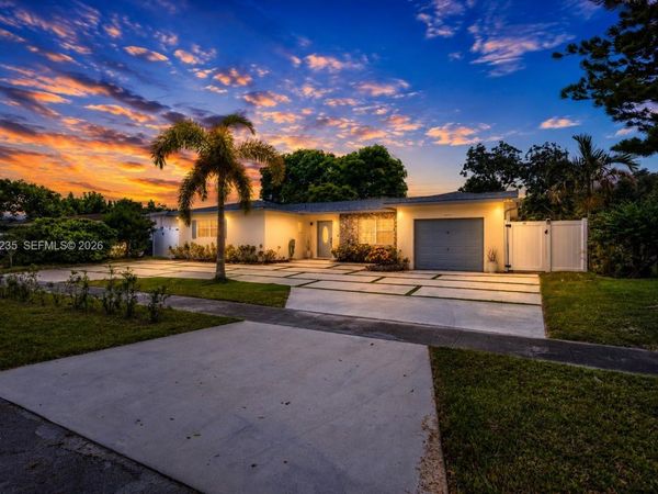4930 NW 17th St , Lauderhill, FL 33313