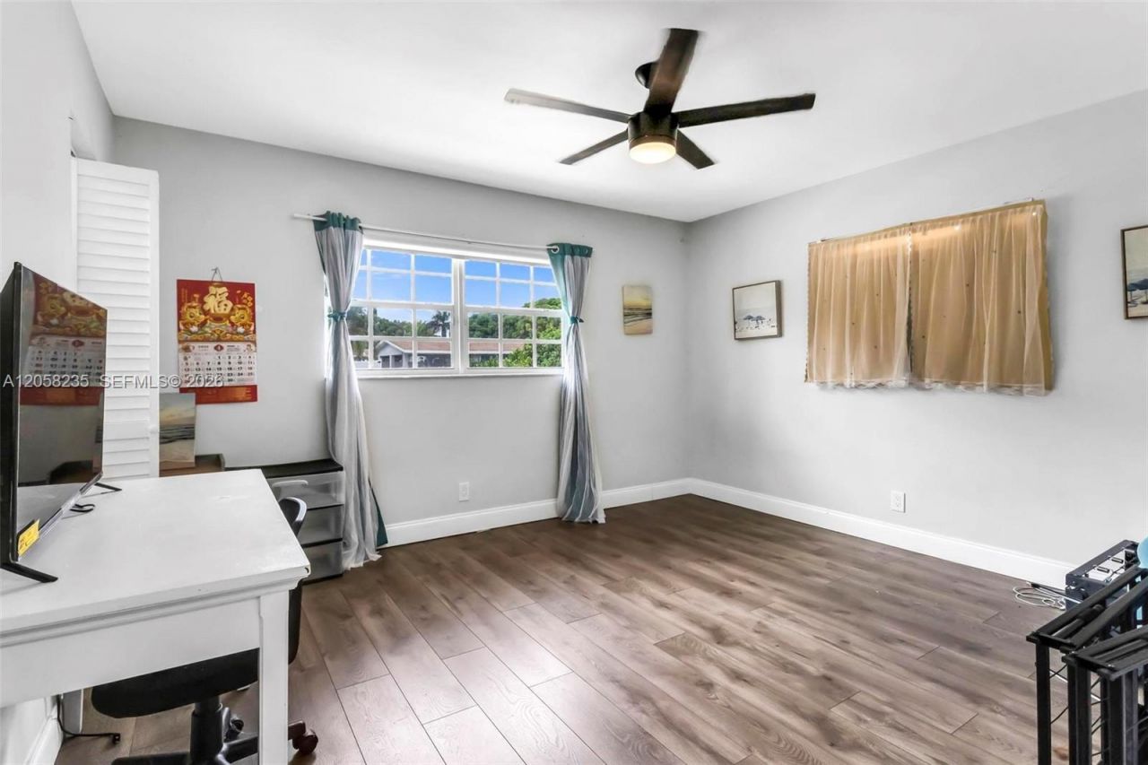 4930 NW 17th St, Lauderhill, FL 33313 Photo