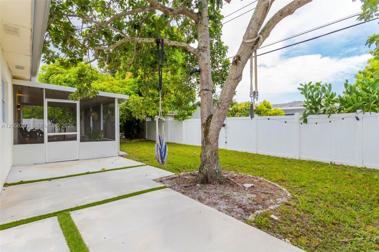 4930 NW 17th St, Lauderhill, FL 33313 Photo