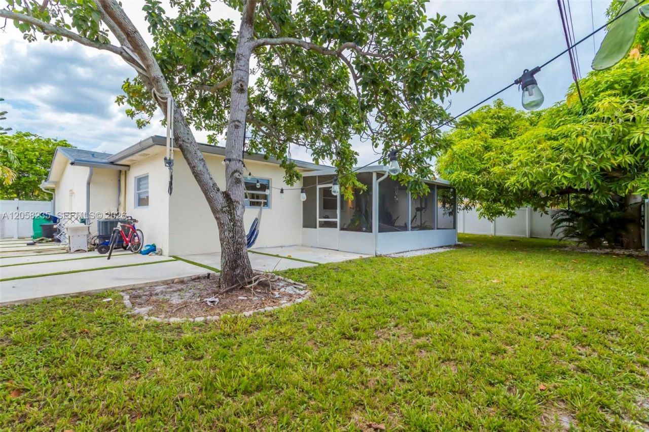 4930 NW 17th St, Lauderhill, FL 33313 Photo
