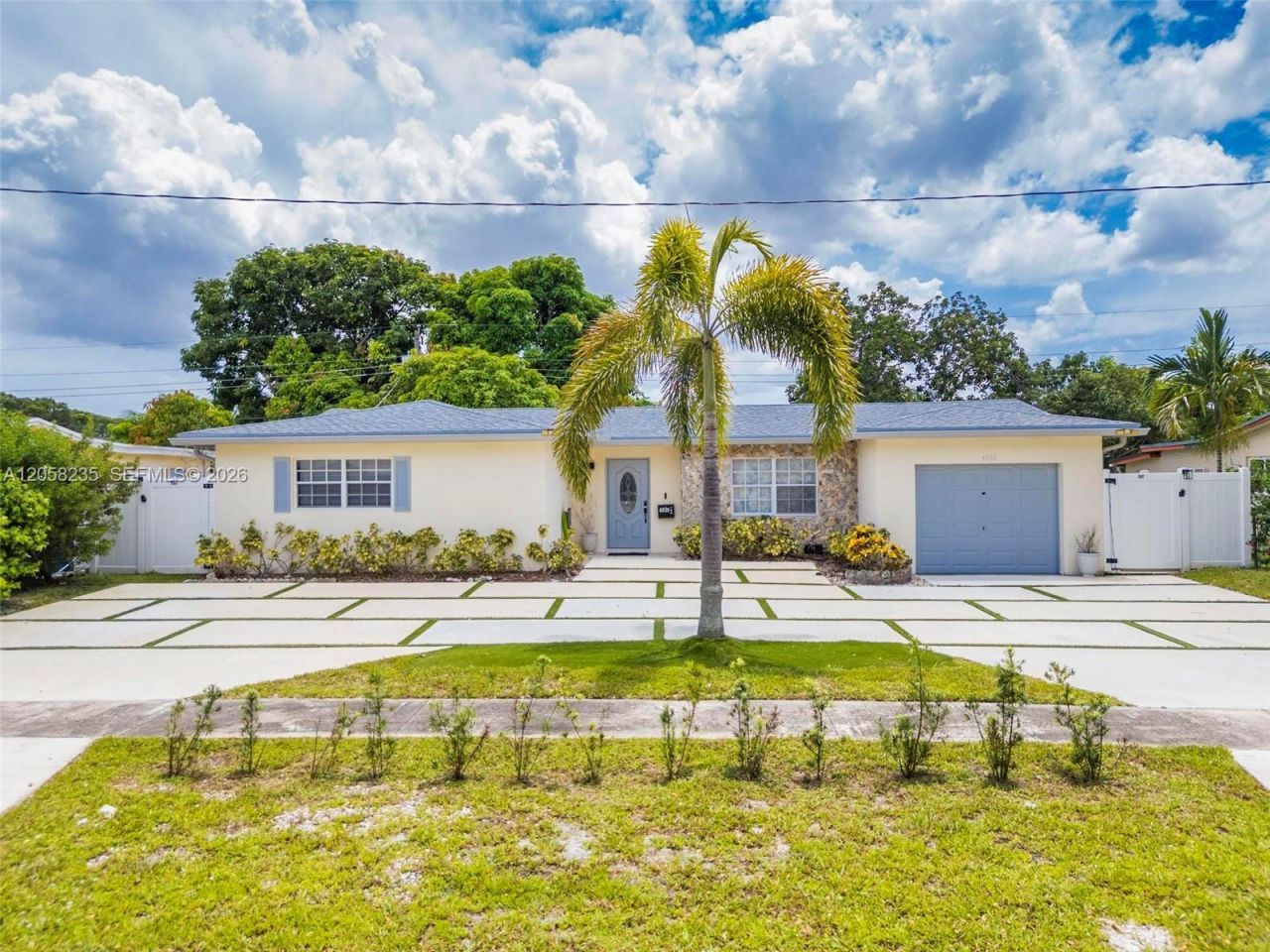 4930 NW 17th St, Lauderhill, FL 33313 Photo