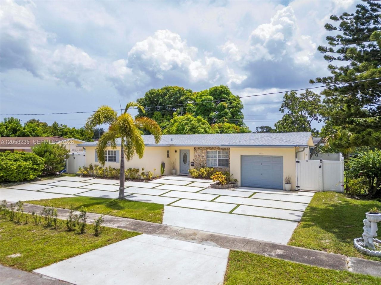 4930 NW 17th St, Lauderhill, FL 33313 Photo