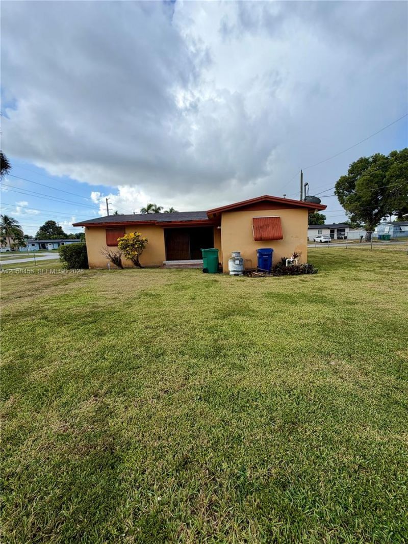 10701 SW 149th St , Miami, FL 33176 Photo
